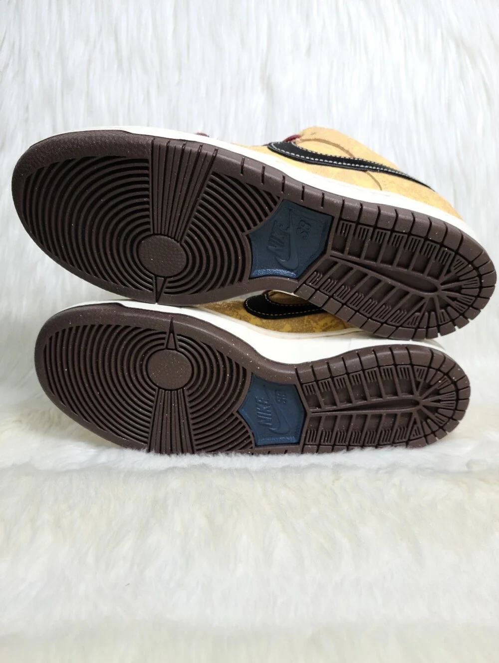 Nike Dunk Low SB Low City Of Cinema Gold Black Navy Brown Women 7.5 Men 6 NEW - Picture 6 of 7